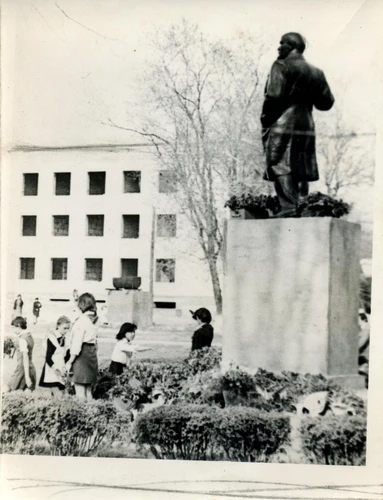Городовиковск Площадь Площадь им. В.И. Ленина (строящееся здание администрации города)